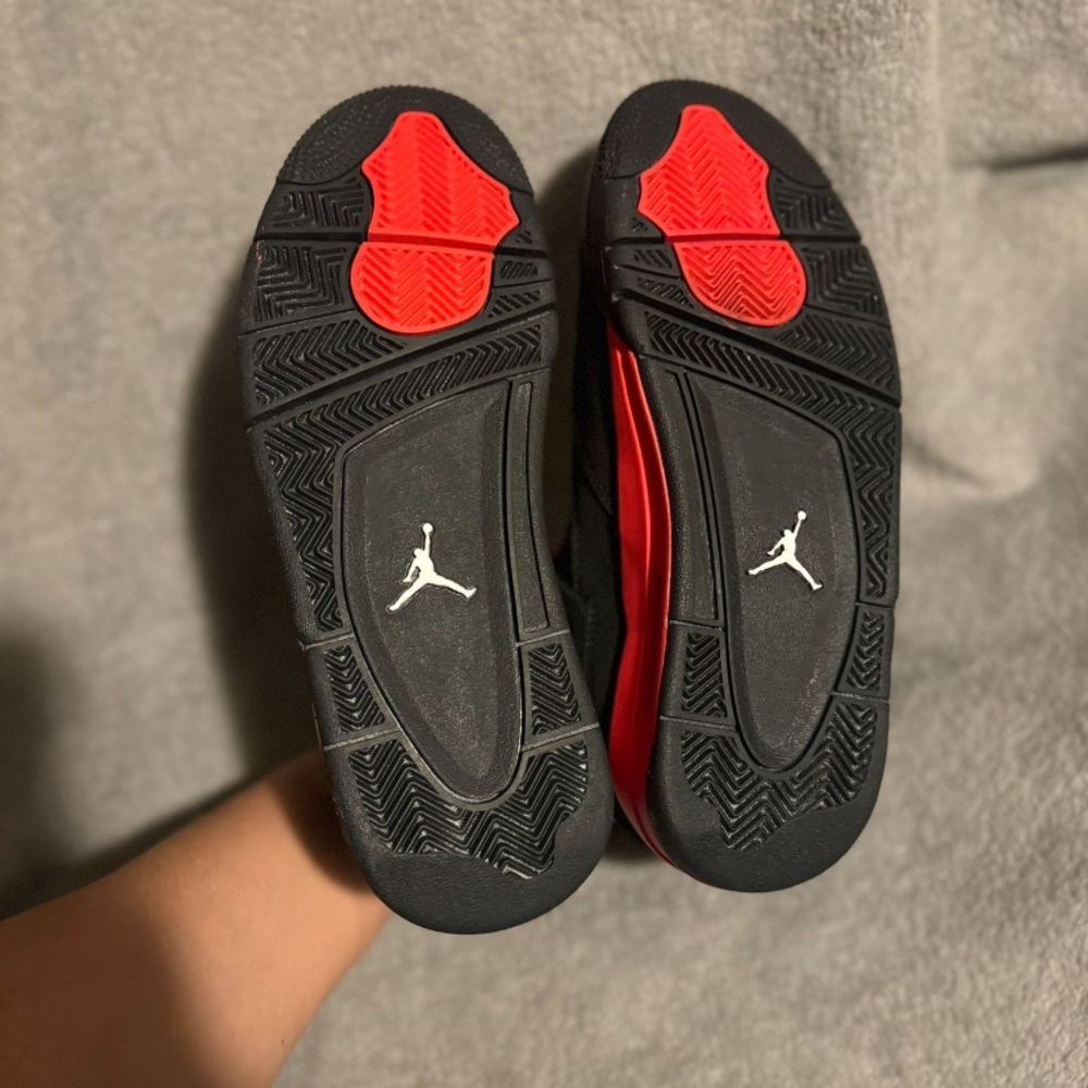 Jordan 4 thunders